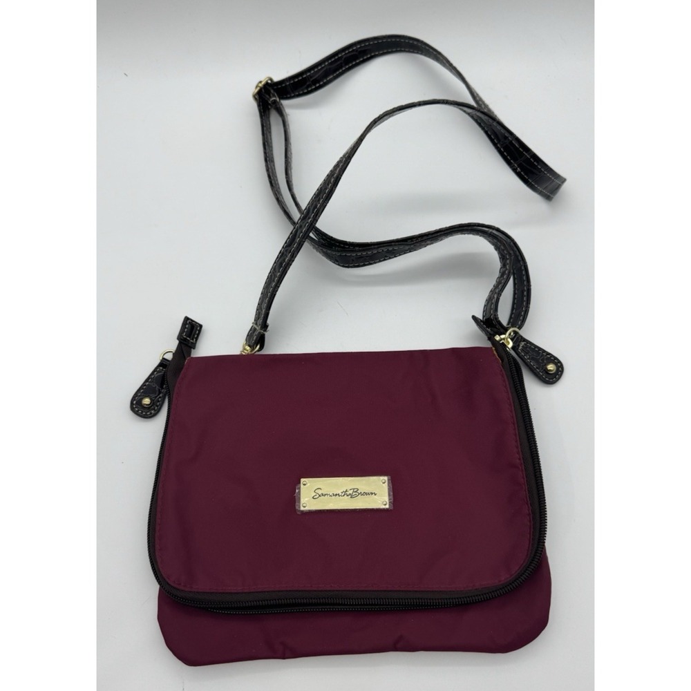 Samantha Brown Maroon Nylon Crossbody Travel Bag Zipper Pockets Lightweight